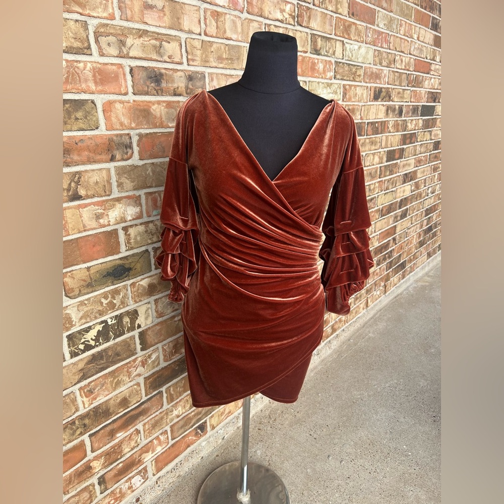 Elegant Velvet Wrap-like Dress in Copper/Rust